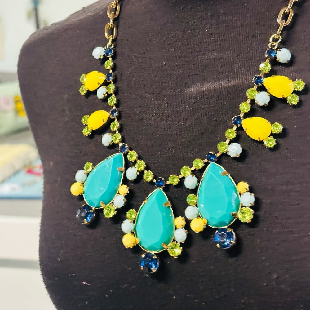 ❤️Lilly Pulitzer Spring Fling Crystal & Rhinestone Necklace - Picture 2 of 5